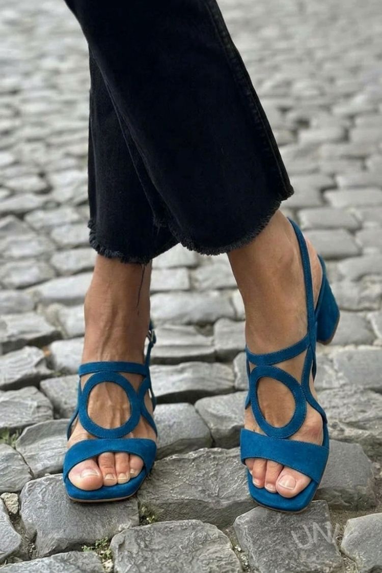 Sandalias con punta cuadrada y corte redondo