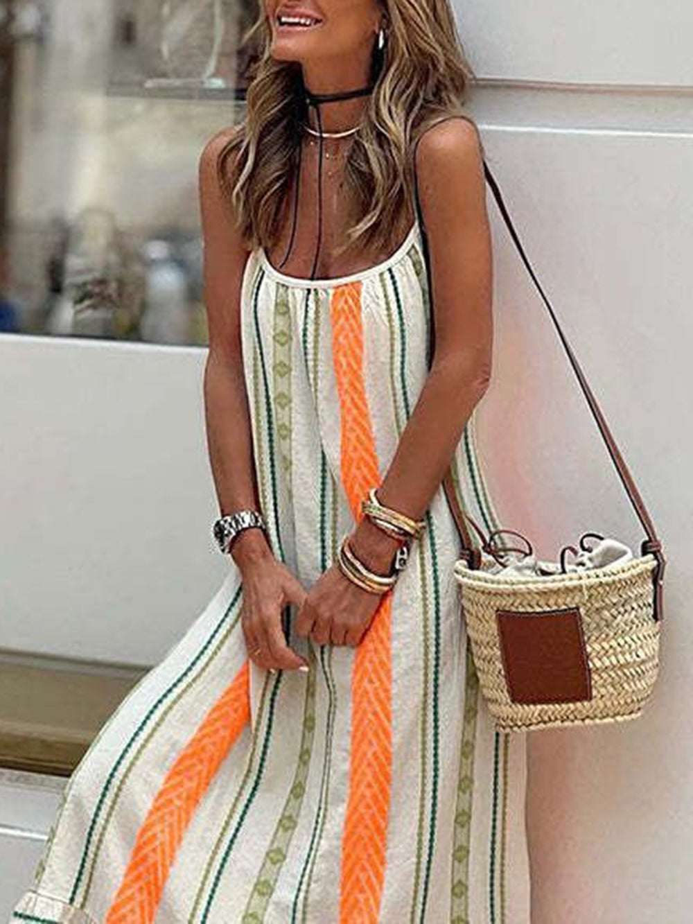 Vestido holgado informal con tirantes y estampado