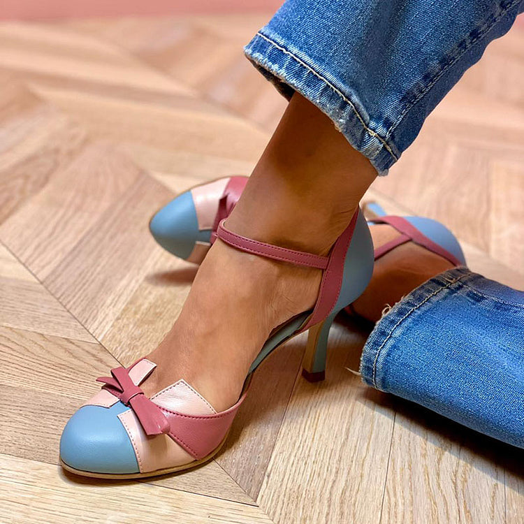 Zapatos de salón elegantes Alessia Madrid en color negro con tacón alto y diseño sofisticado para ocasiones formales.