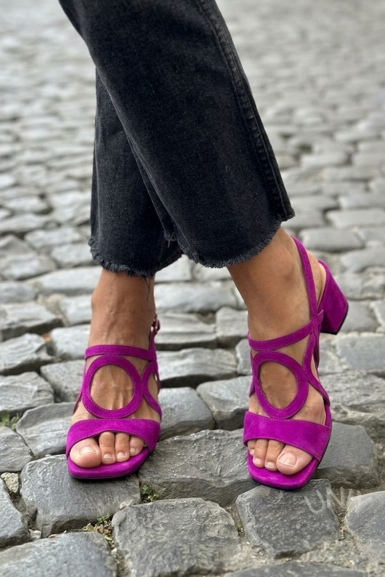 Sandalias con punta cuadrada y corte redondo