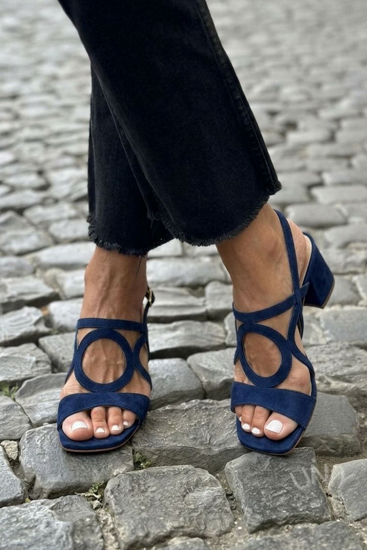Sandalias con punta cuadrada y corte redondo