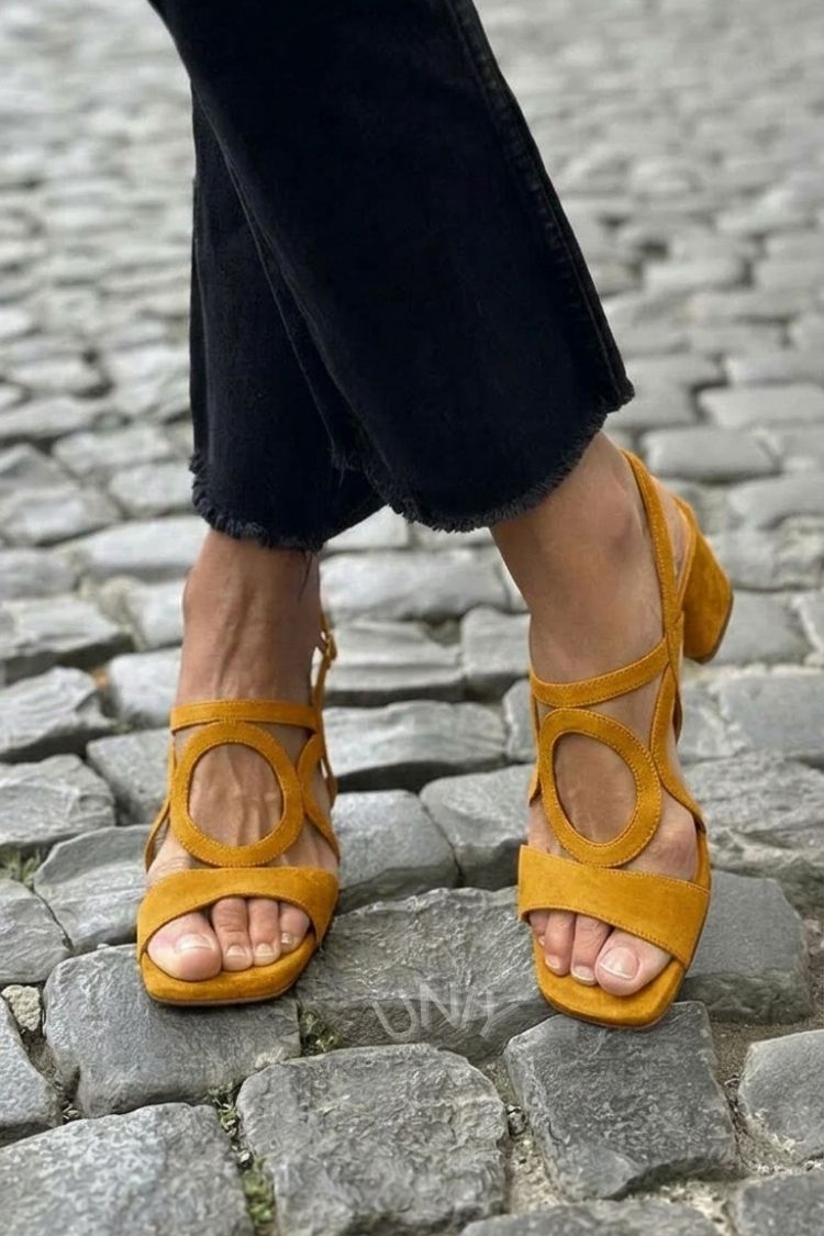Sandalias con punta cuadrada y corte redondo
