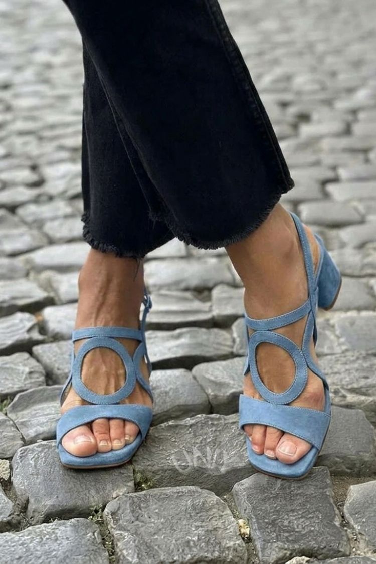 Sandalias con punta cuadrada y corte redondo