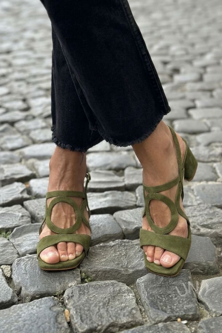Sandalias con punta cuadrada y corte redondo