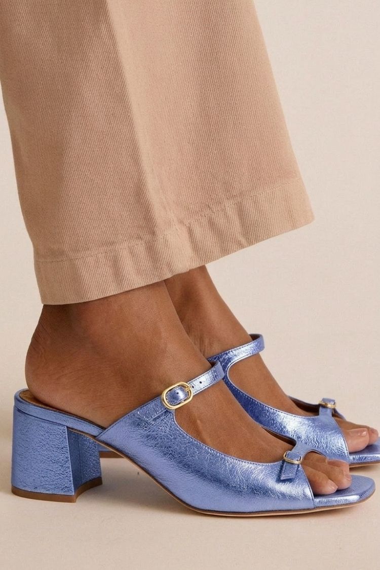 Tacones gruesos Alessia Madrid con tira trasera y puntera en bloques, zapatos elegantes para mujer.