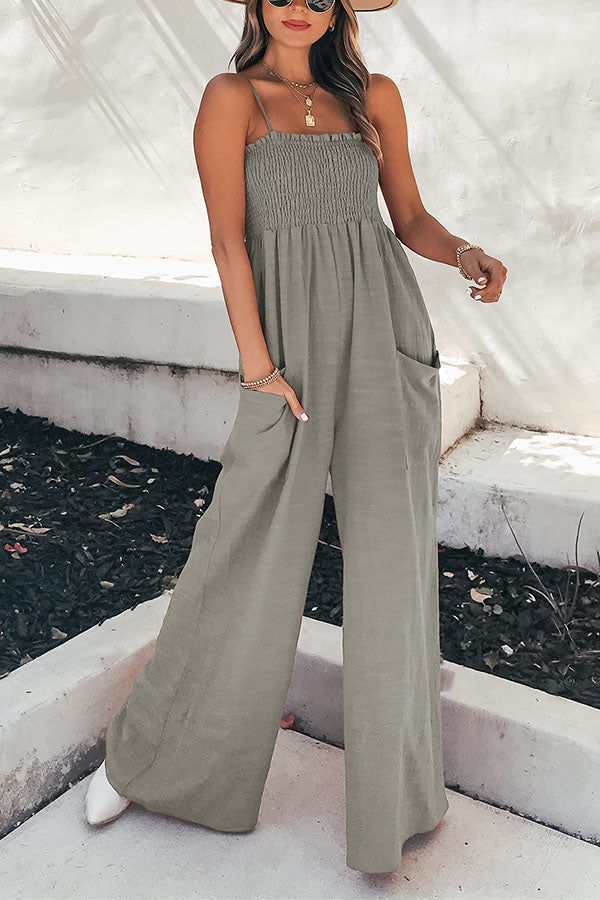Mono casual de color sólido Alessia Madrid, prenda elegante y cómoda para uso diario, mostrado en tono neutro en imagen.
