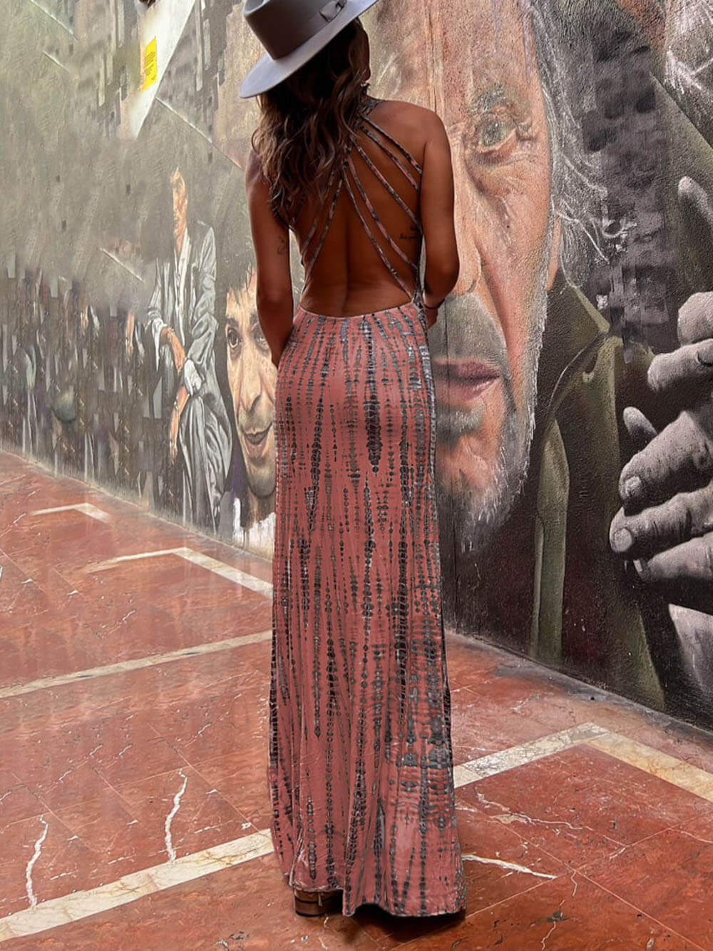 Vestido largo elástico con cordones y espalda con estampado
