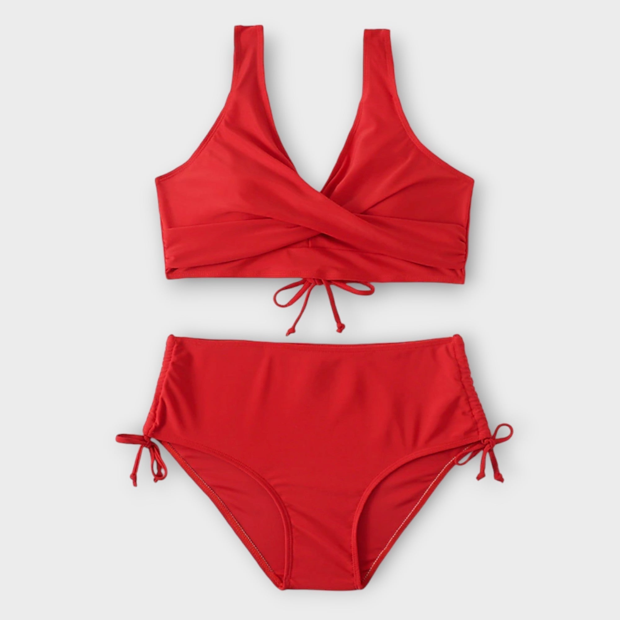 Bikini de dos piezas Alessia Madrid Irena, elegante y favorecedor, en tonos suaves, diseñado para realzar la figura femenina.