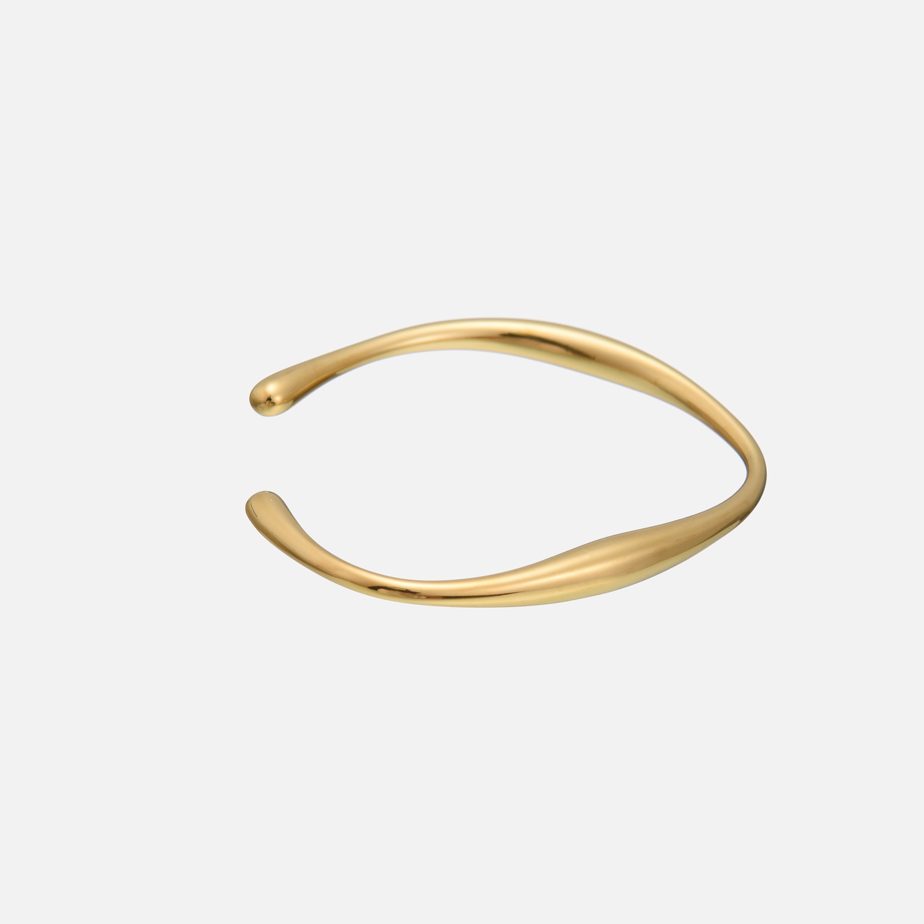 Pulsera Lysa de Alessia Madrid con diseño elegante y detalles en plata, mostrada en la imagen DSC-7872.