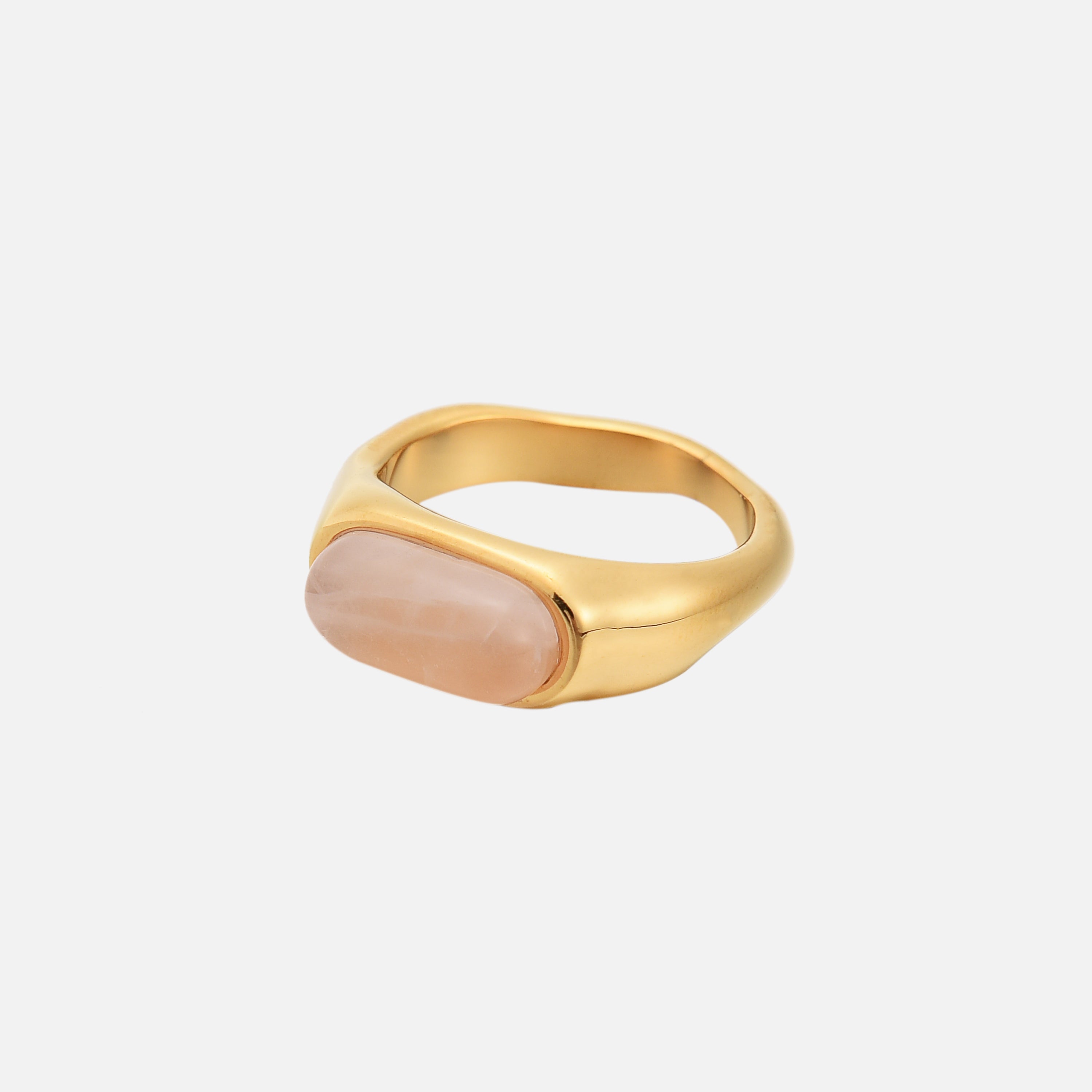 Anillo Skye de Alessia Madrid, diseño elegante con detalles dorados y piedras brillantes en forma de anillo para mujer.