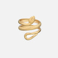 Anillo ajustable con diseño de serpiente de la marca Alessia Madrid, muestra detalles de la figura de la serpiente en plata.