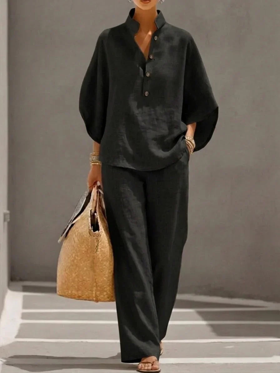 Conjunto de lino Maribel de Alessia Madrid con mangas murciélago y pantalón ancho, en tonos neutros y estilo cómodo.