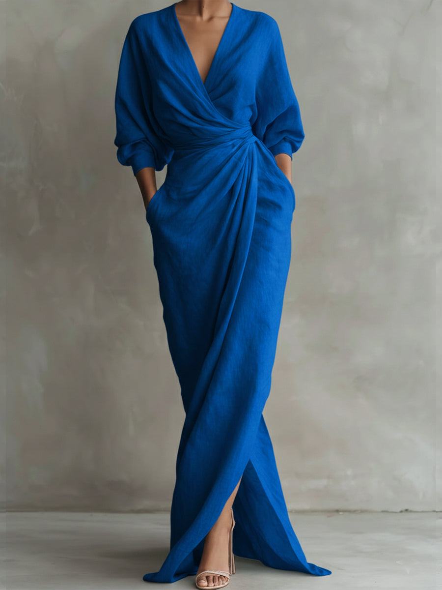 Vestido elegante Paulina de Alessia Madrid en color azul, con detalles sofisticados y corte ajustado.